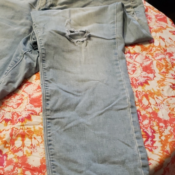 Old navy plus size jeans - Picture 3 of 5